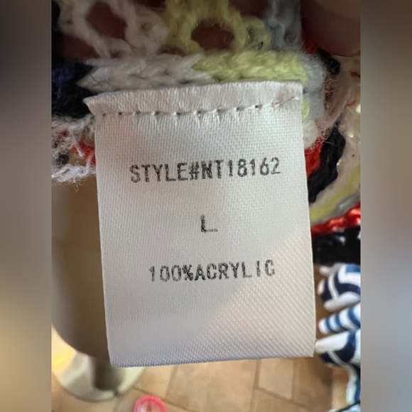 Lumiere Crochet Bell Sleeve Cropped Sweater Size L - Picture 6 of 9